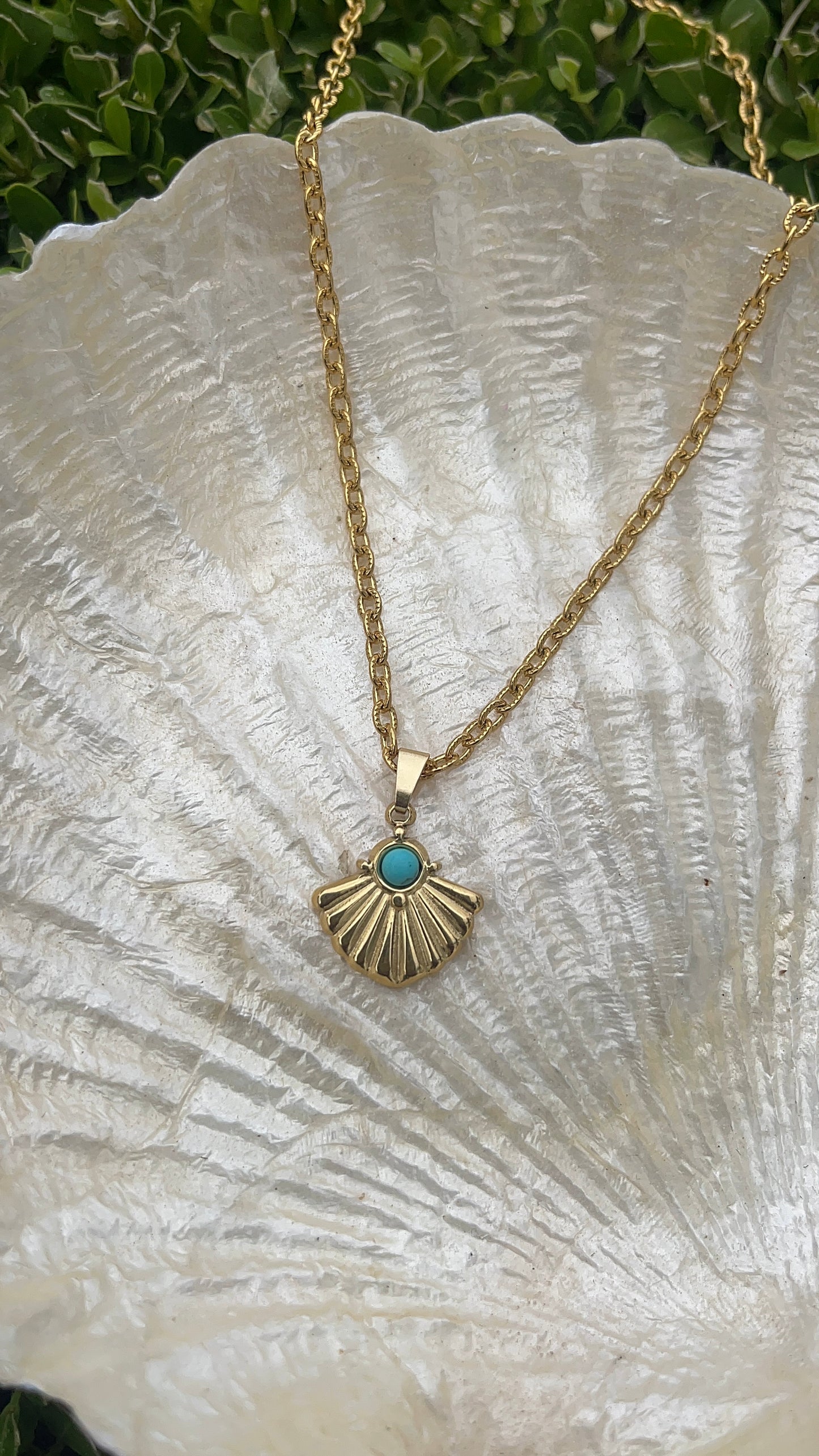 Esmeralda Fan Necklace