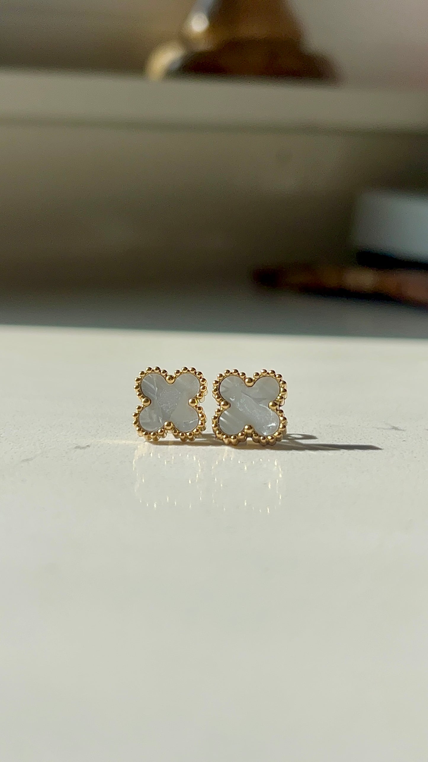 Van Clover Classic Motif Studs