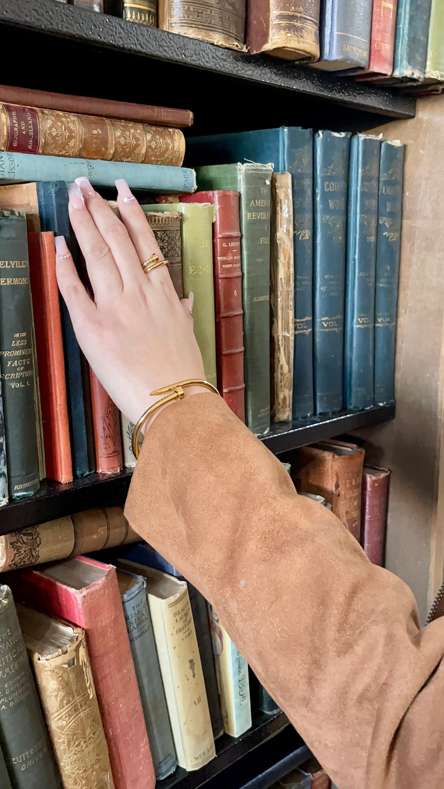 Wrapped Around Nail Ring - Gold