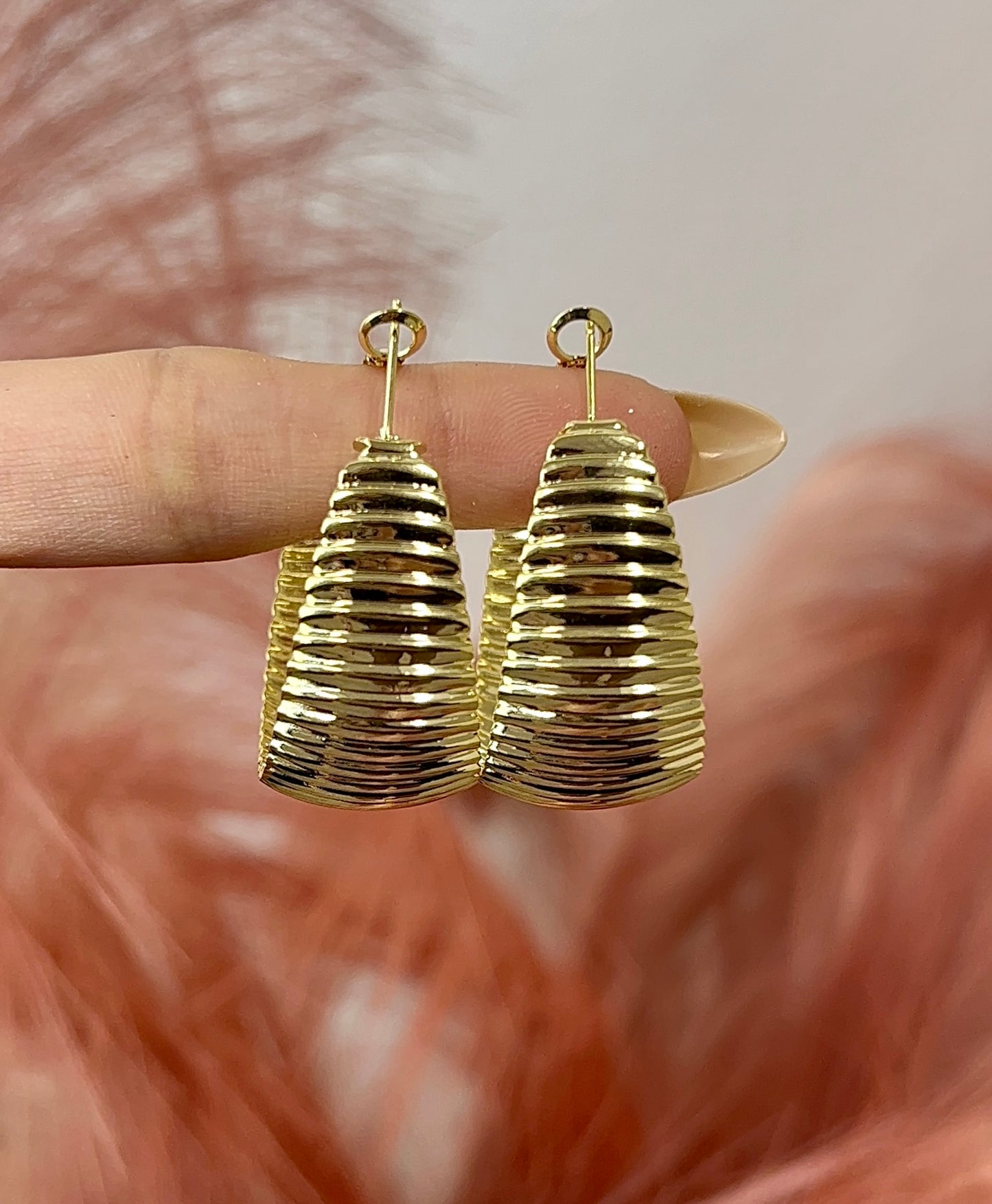 Heartthrob Ribbed Hoops