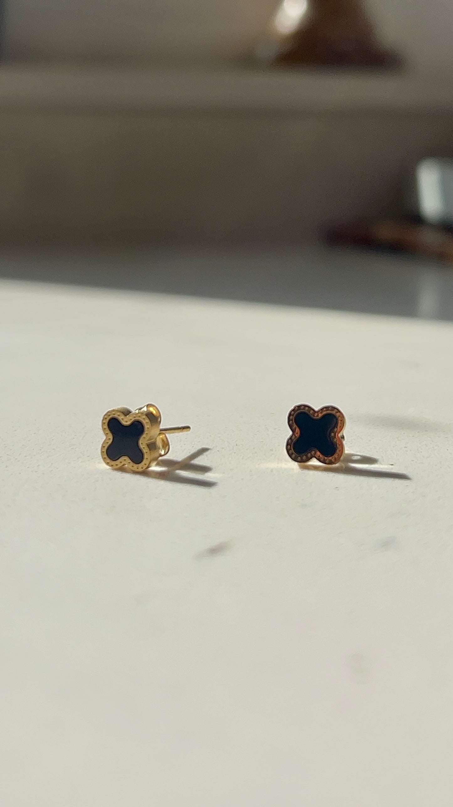 Micro Van Clover Studs