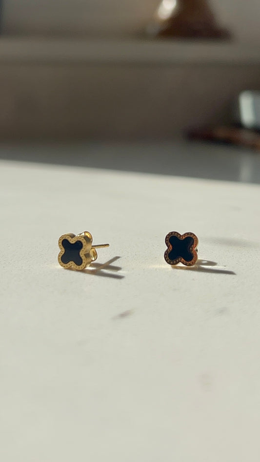 Micro Van Clover Studs