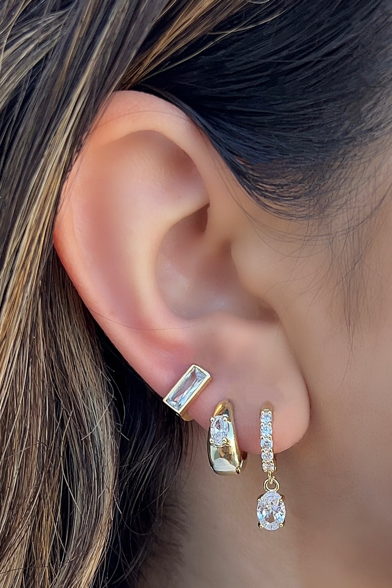 SoHo CZ Mini Huggies